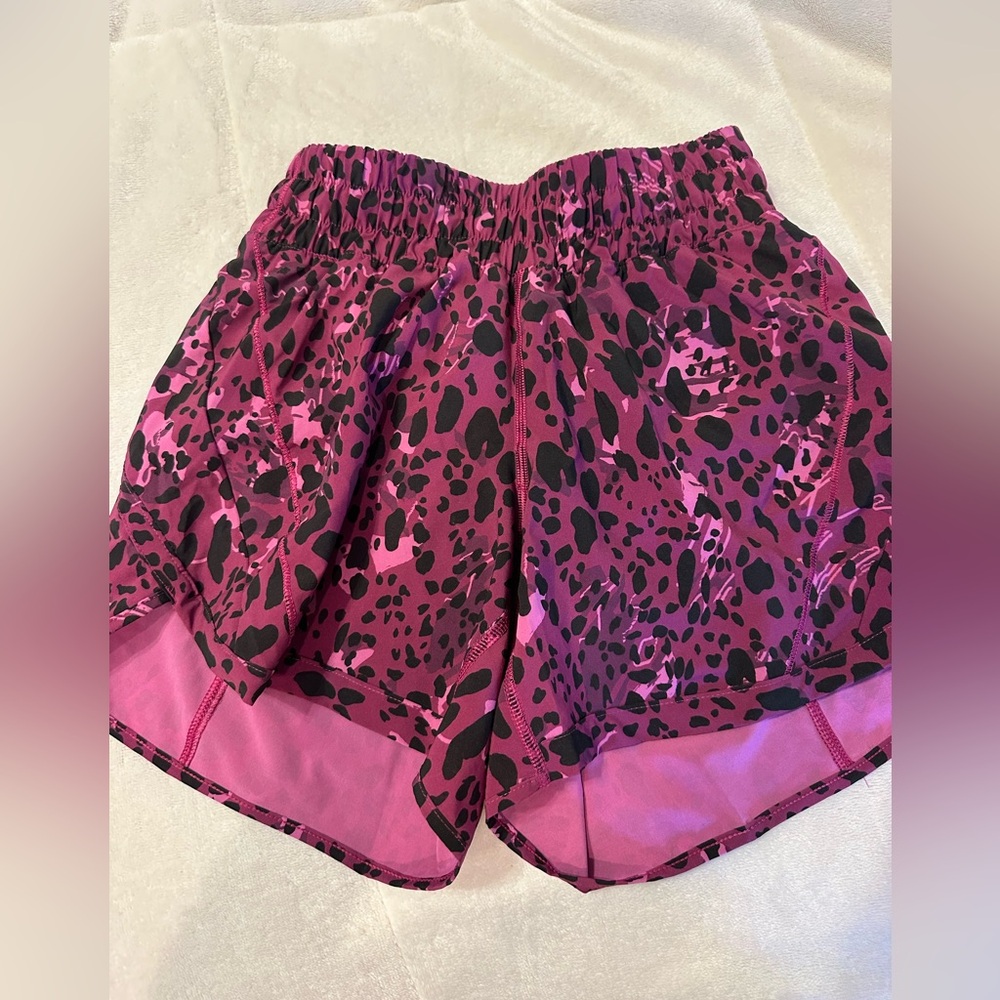 Lululemon 4” shorts